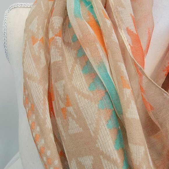 Charlotte‎ Russe Lightweight Womens Colorful Aztec Print Infinity Scarf - Picture 2 of 4